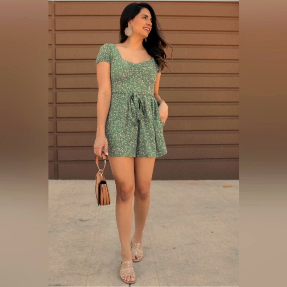 American Eagle Outfitters Green Floral Short Jumpsuit Romper